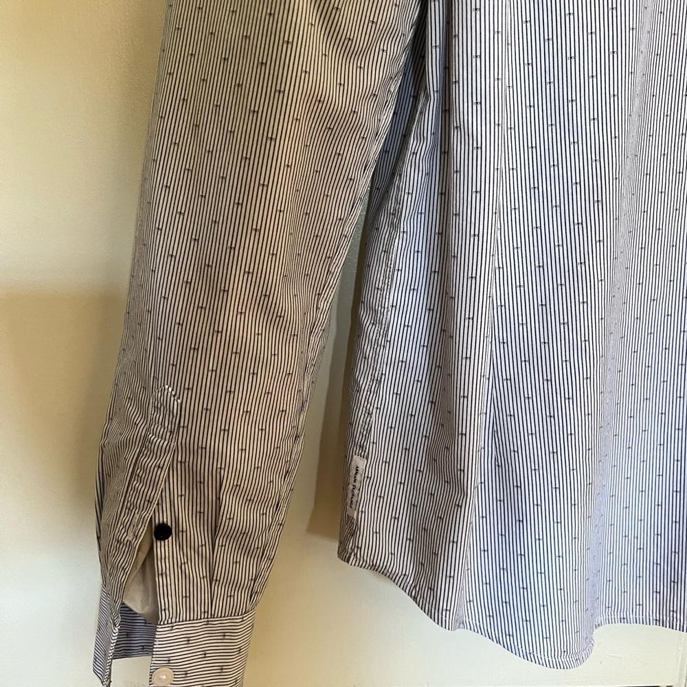 Boys Button down - Picture 3 of 4